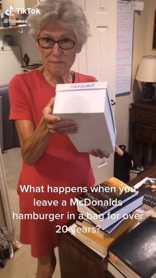 女子保存20多年麦当劳餐品未腐引发热议,原因竟是……
