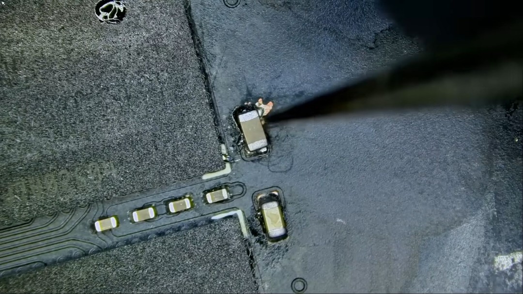 华硕RTX 5070显卡遭液态金属破坏，官方拒保敲响玩家警钟