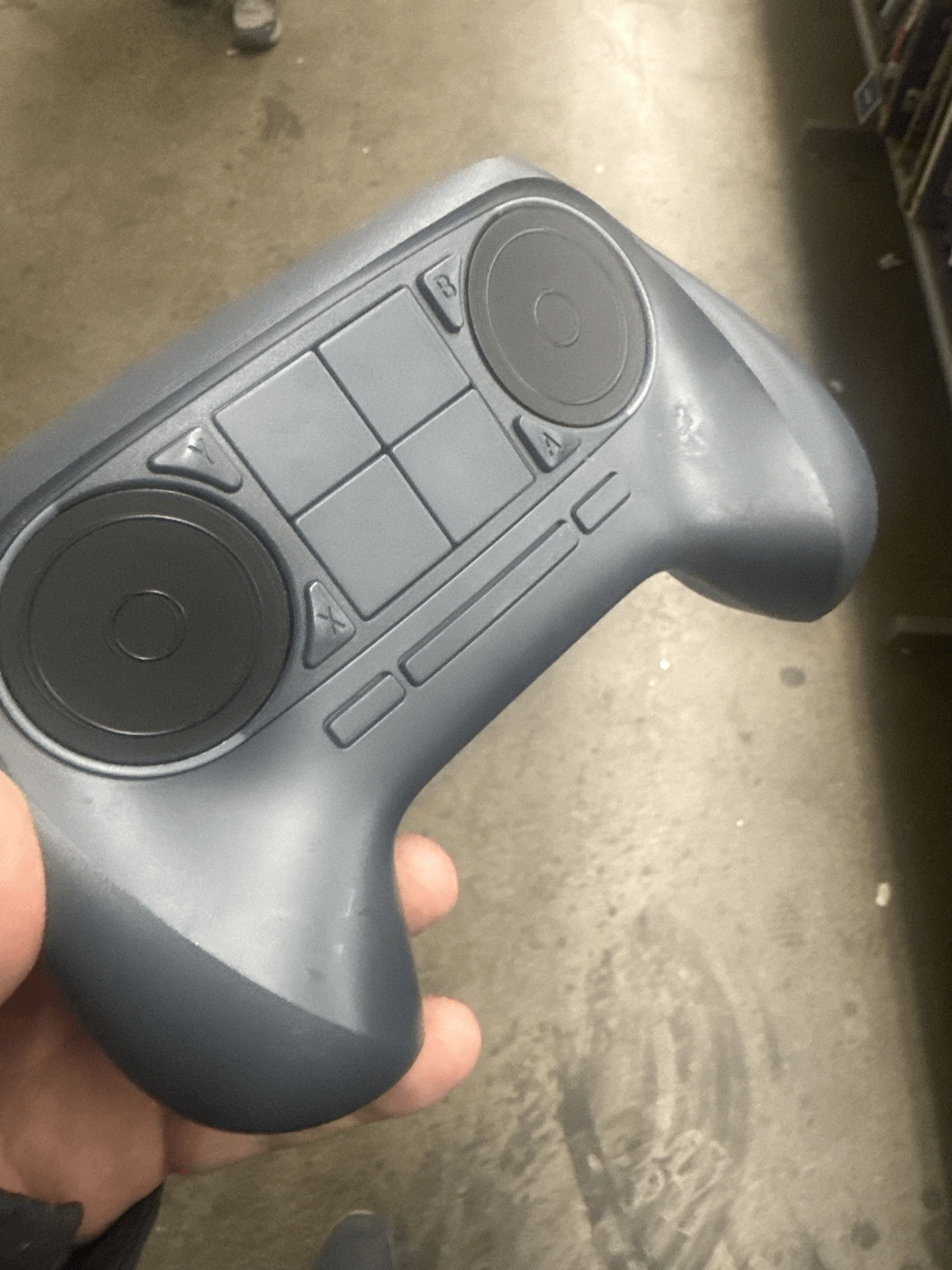 Steam手柄原型机长啥样？红迪网友淘到稀有Chell版