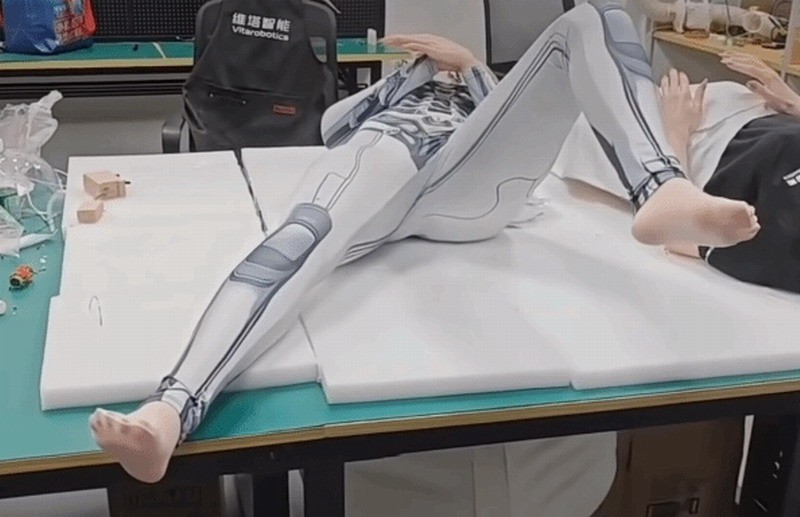 维塔智能仿生机器人动作太真？远达不到伴侣级别