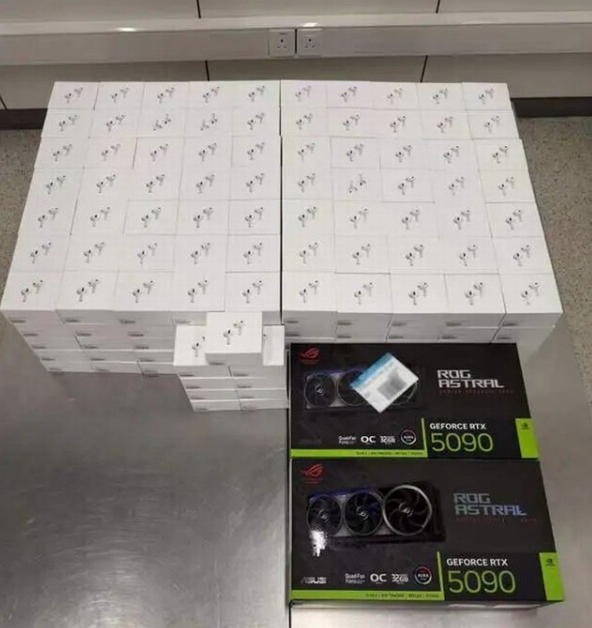 RTX5090显卡走私案曝光，藏身衣物人体过关难逃海关严查
